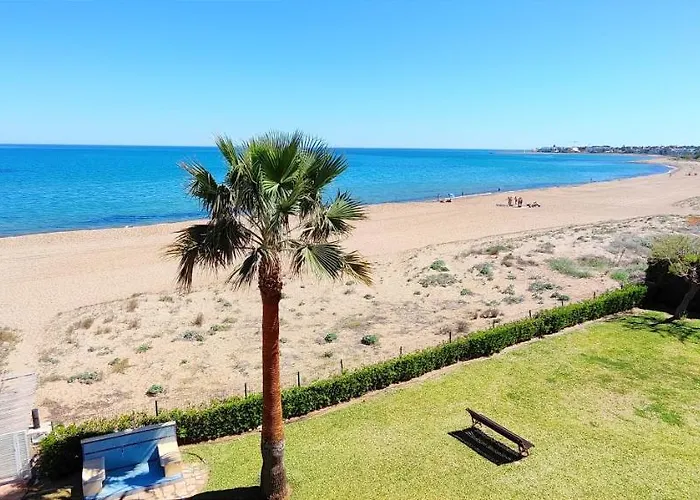 Апартаменти Catamaran Ii By Costa *